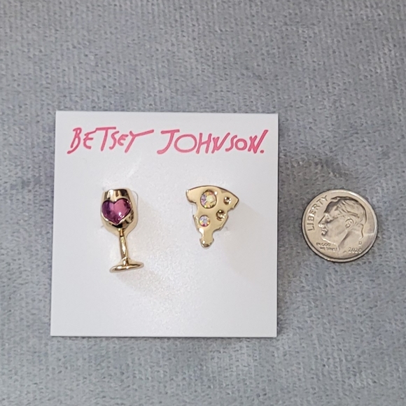 Betsey Johnson adorable wine and cheese stud earrings. - Picture 8 of 11